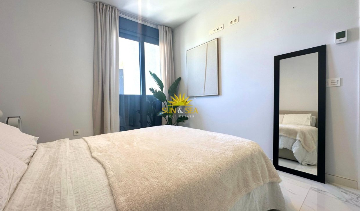 Wiederverkauf - Wohnung - Orihuela Costa - PAU 8