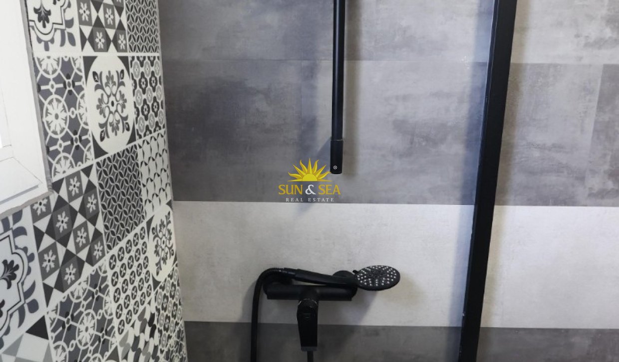 Location à long terme - Appartement - Torrevieja - Playa de los Locos