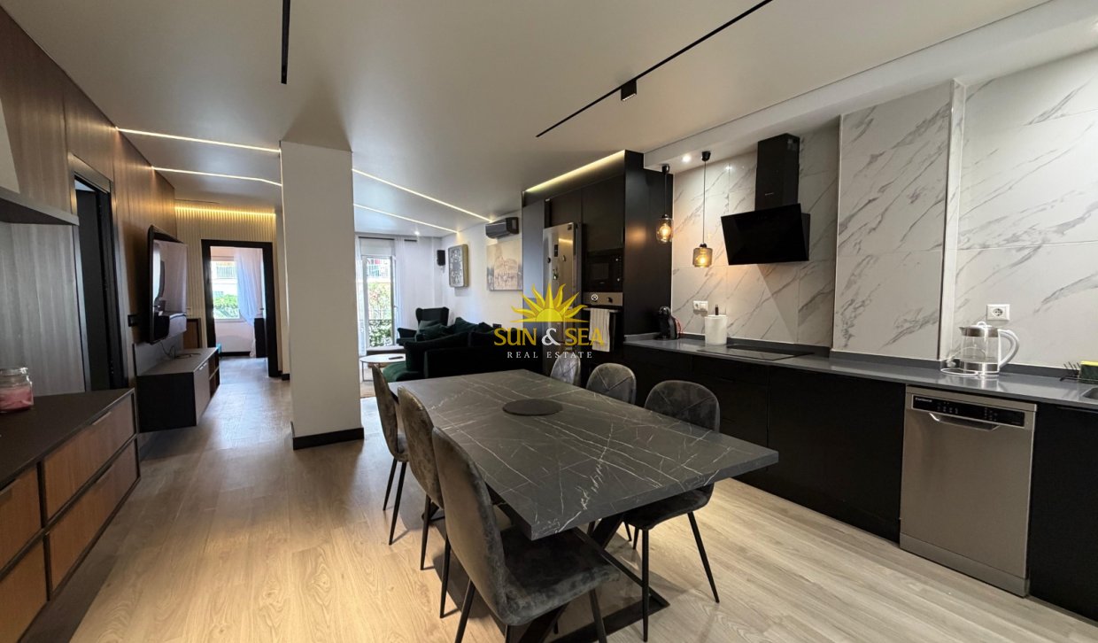 Resale - Apartment - Torrevieja - Playa del Cura