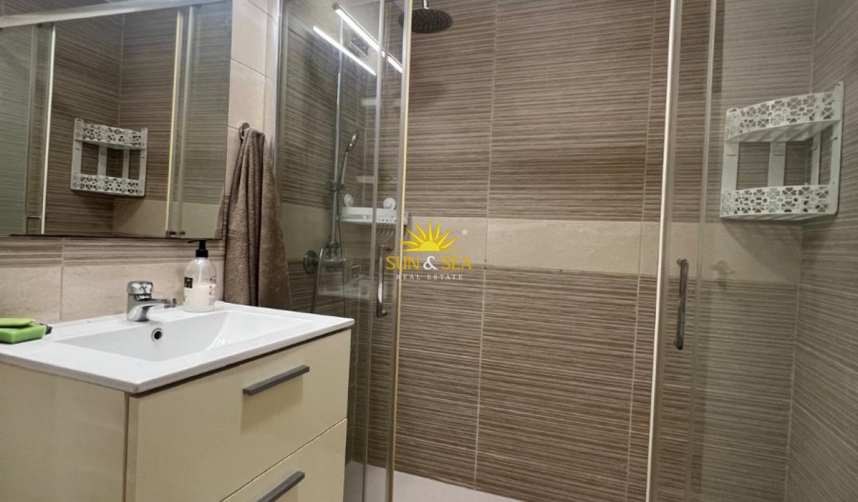 Resale - Apartment - Torrevieja - Orihuela costa
