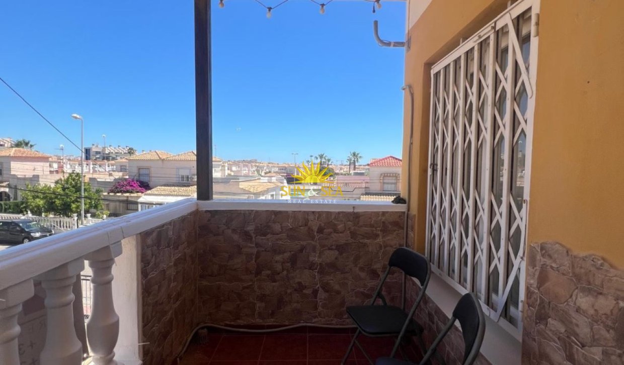 Resale - Apartment - Torrevieja - Orihuela costa