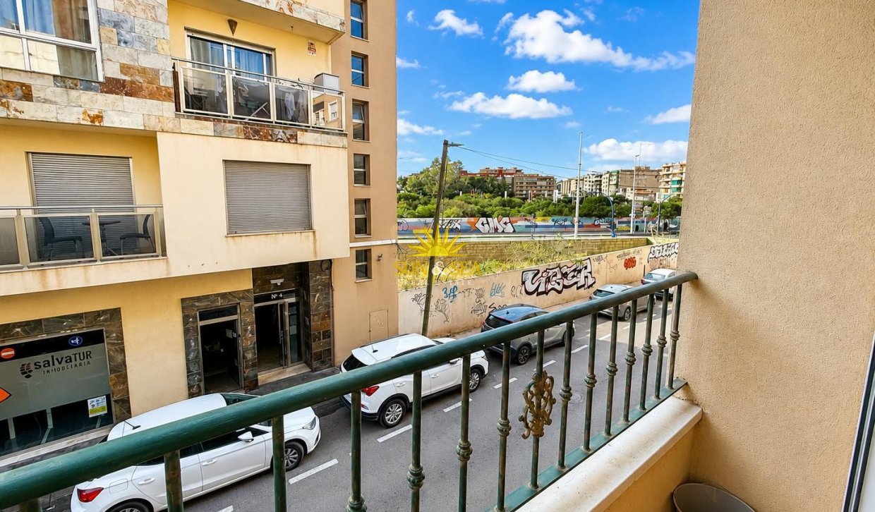 Resale - Apartment - Torrevieja - Paseo maritimo