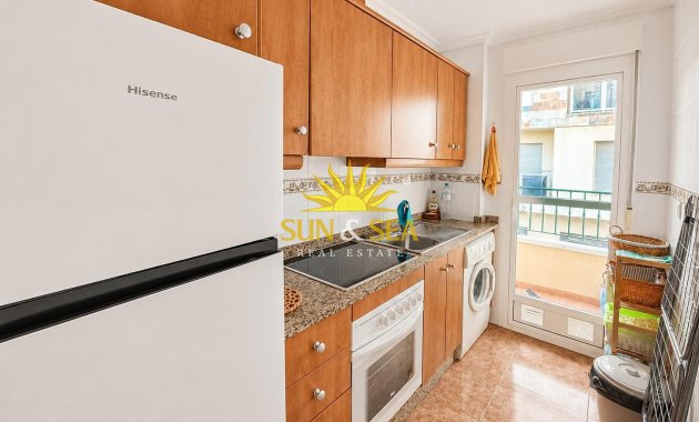 Resale - Apartment - Torrevieja - Paseo maritimo