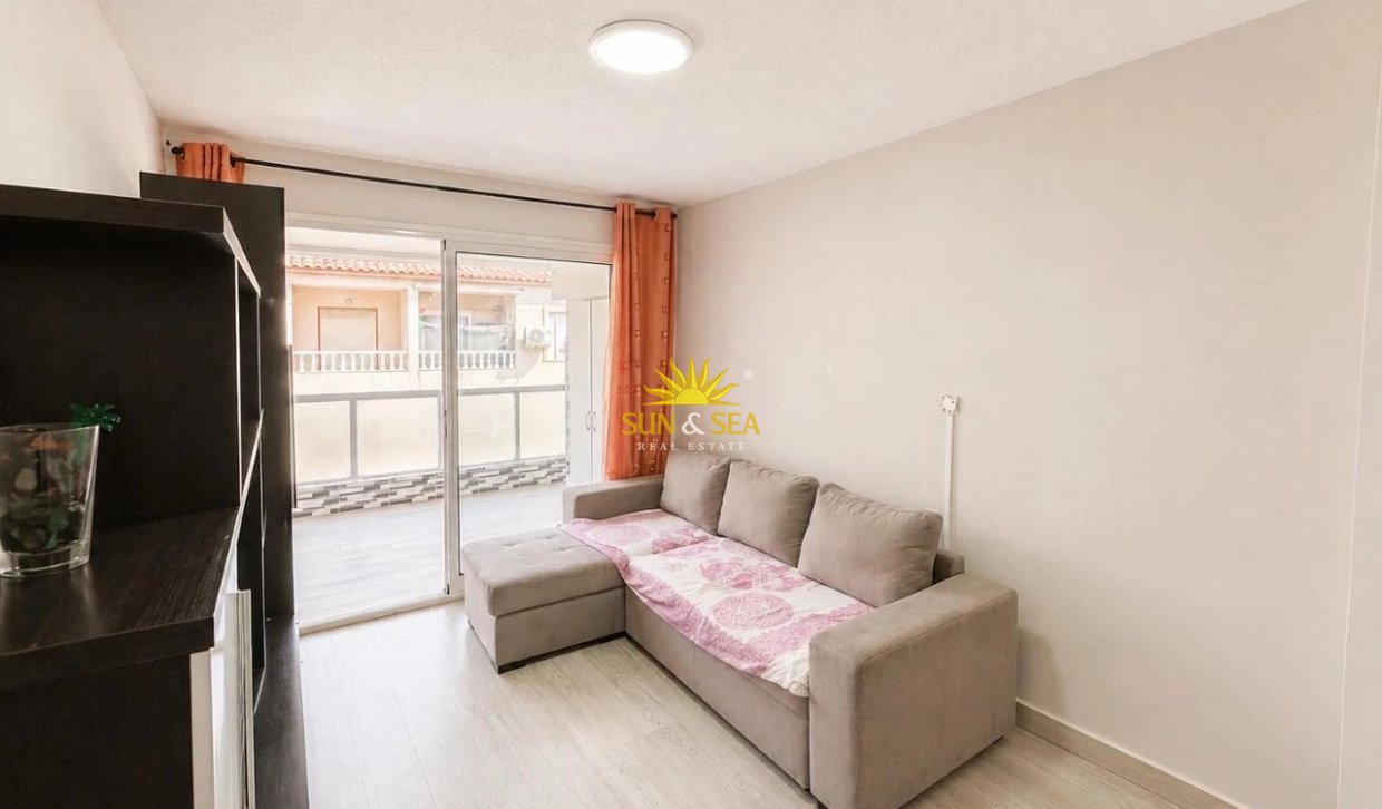Resale - Apartment - Torrevieja - El Acequión - Los Náufragos