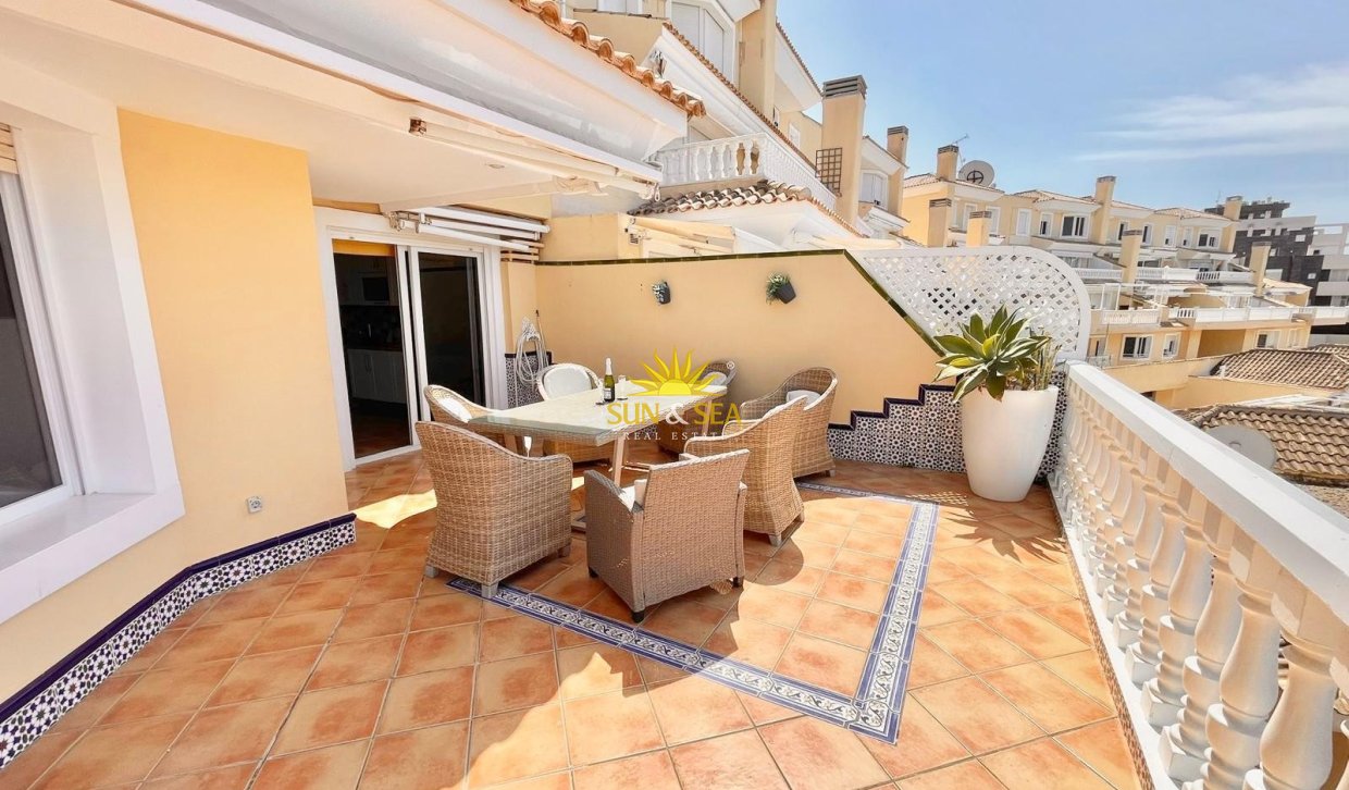 Alquiler a largo plazo - Villa / Semi separado - La Manga del Mar Menor - La Manga Del Mar Menor