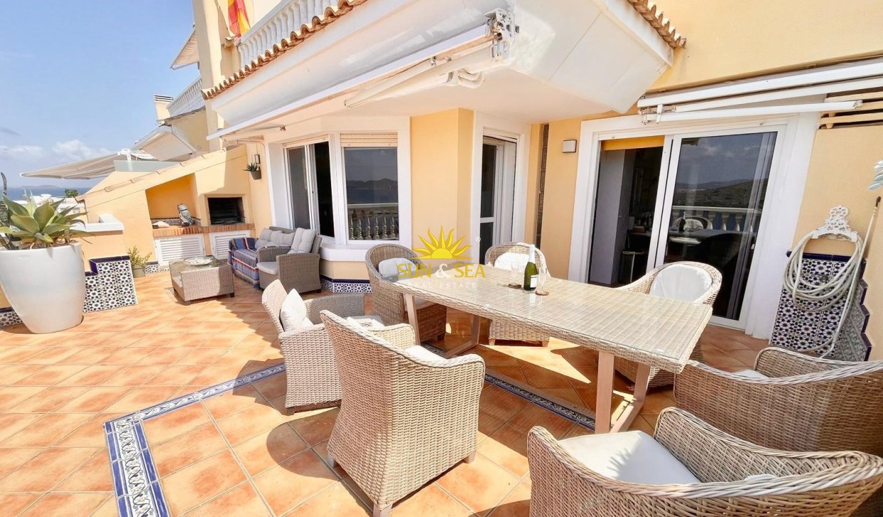 Alquiler a largo plazo - Villa / Semi separado - La Manga del Mar Menor - La Manga Del Mar Menor