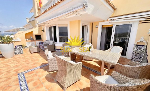 Alquiler a largo plazo - Villa / Semi separado - La Manga del Mar Menor - La Manga Del Mar Menor