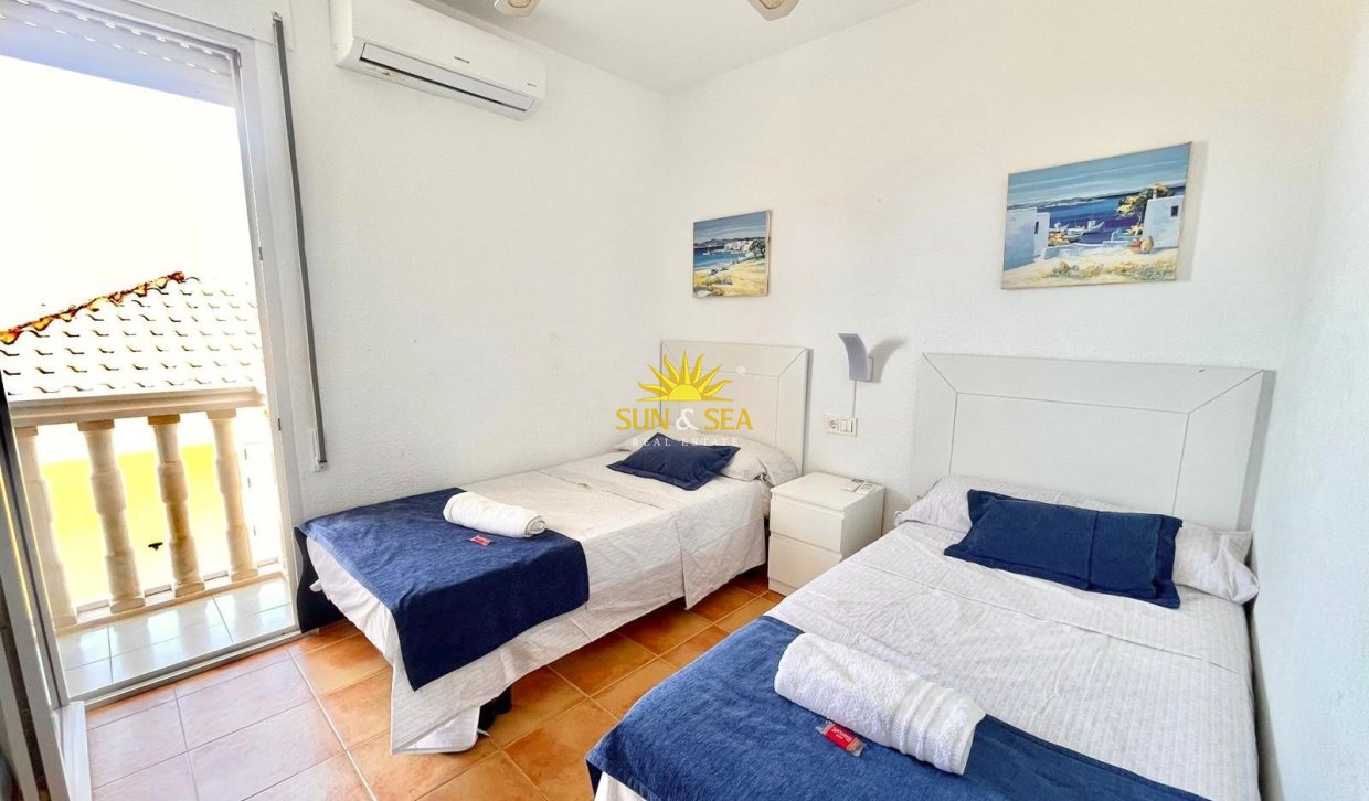 Alquiler a largo plazo - Villa / Semi separado - La Manga del Mar Menor - La Manga Del Mar Menor