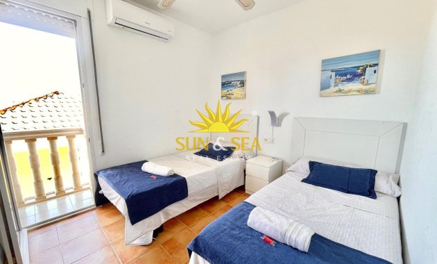 Alquiler a largo plazo - Villa / Semi separado - La Manga del Mar Menor - La Manga Del Mar Menor