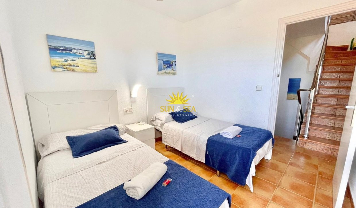 Alquiler a largo plazo - Villa / Semi separado - La Manga del Mar Menor - La Manga Del Mar Menor
