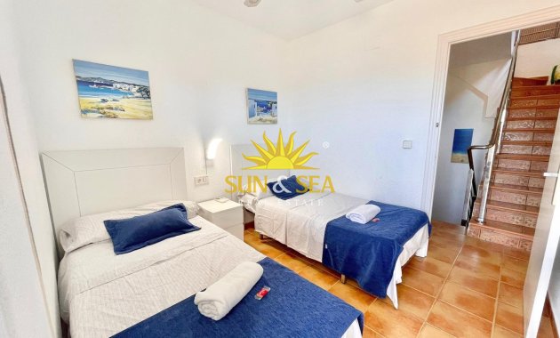 Alquiler a largo plazo - Villa / Semi separado - La Manga del Mar Menor - La Manga Del Mar Menor