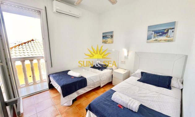Alquiler a largo plazo - Villa / Semi separado - La Manga del Mar Menor - La Manga Del Mar Menor