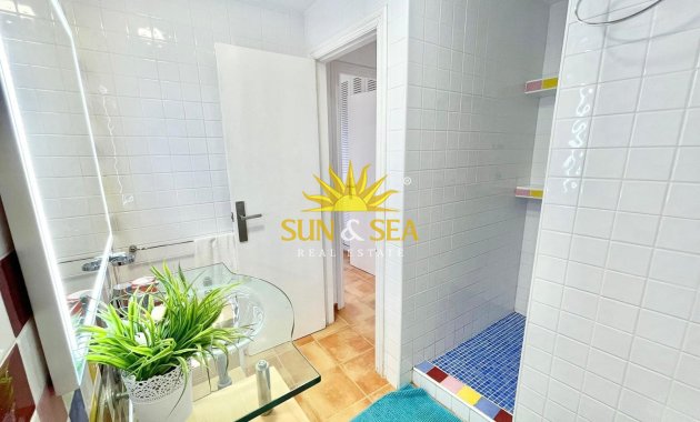 Alquiler a largo plazo - Villa / Semi separado - La Manga del Mar Menor - La Manga Del Mar Menor