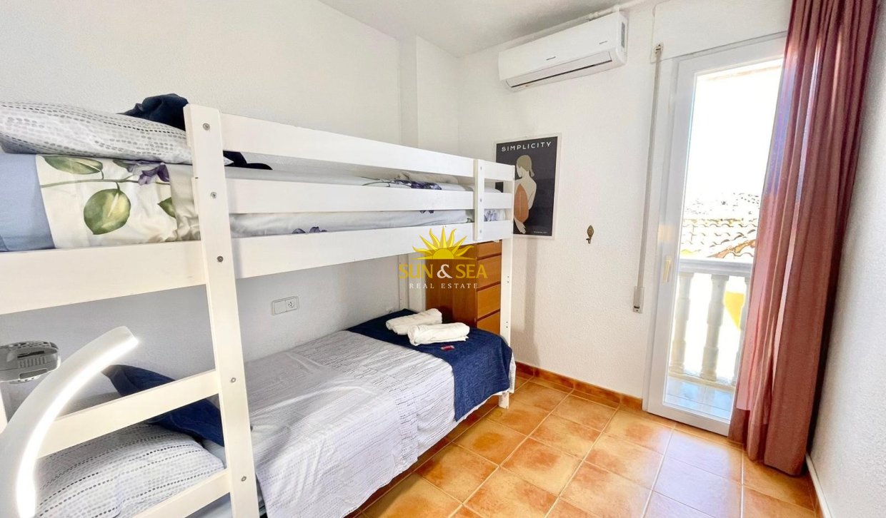 Alquiler a largo plazo - Villa / Semi separado - La Manga del Mar Menor - La Manga Del Mar Menor