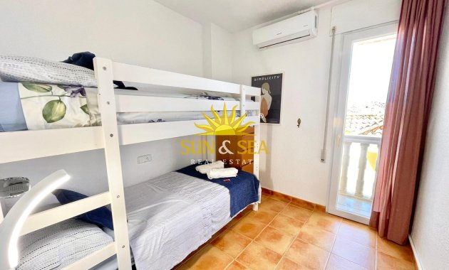 Alquiler a largo plazo - Villa / Semi separado - La Manga del Mar Menor - La Manga Del Mar Menor