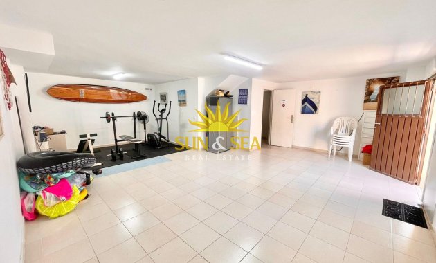 Alquiler a largo plazo - Villa / Semi separado - La Manga del Mar Menor - La Manga Del Mar Menor