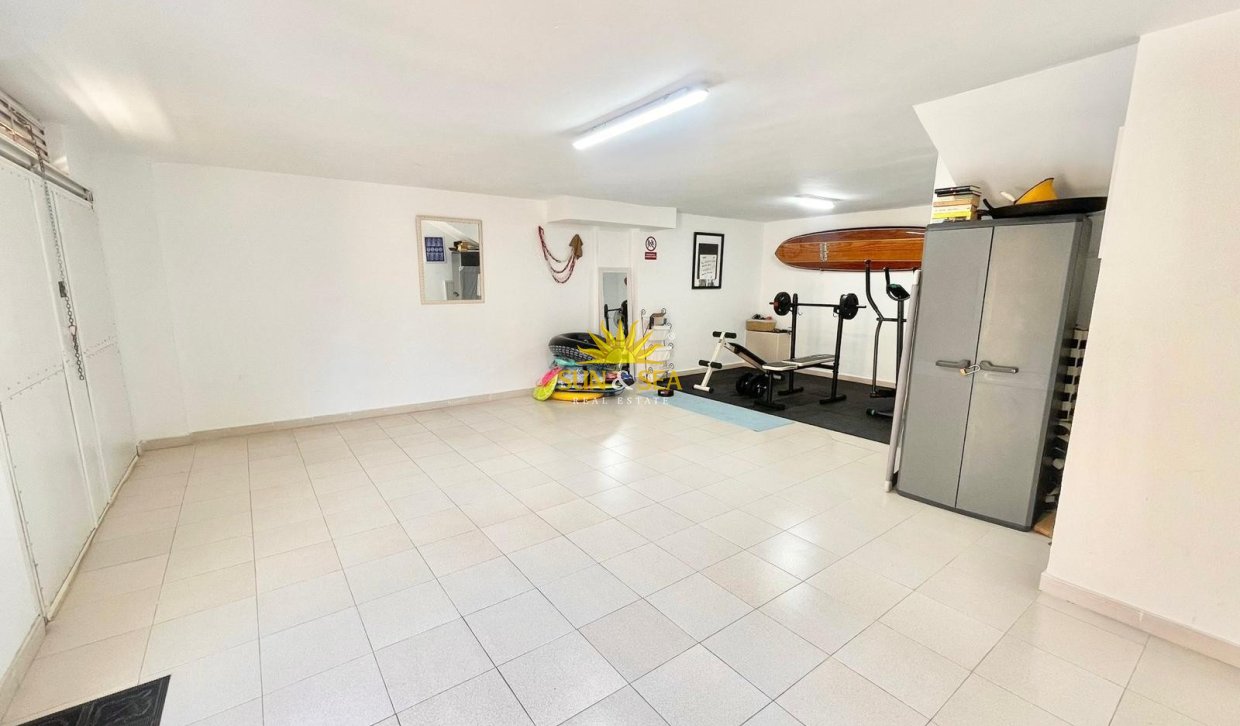 Alquiler a largo plazo - Villa / Semi separado - La Manga del Mar Menor - La Manga Del Mar Menor