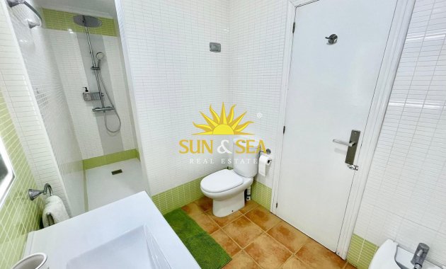 Alquiler a largo plazo - Villa / Semi separado - La Manga del Mar Menor - La Manga Del Mar Menor