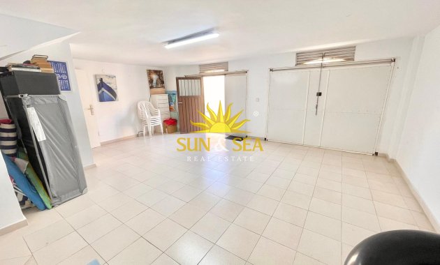 Alquiler a largo plazo - Villa / Semi separado - La Manga del Mar Menor - La Manga Del Mar Menor