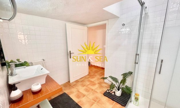 Alquiler a largo plazo - Villa / Semi separado - La Manga del Mar Menor - La Manga Del Mar Menor