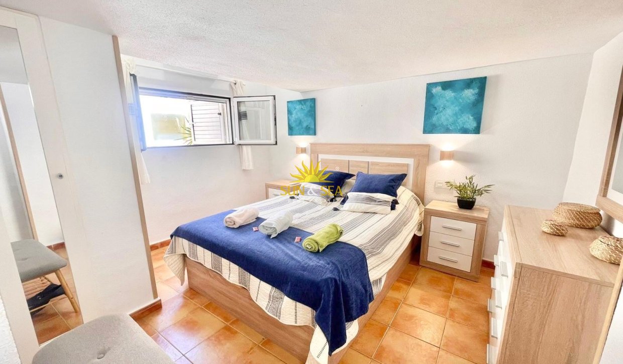 Alquiler a largo plazo - Villa / Semi separado - La Manga del Mar Menor - La Manga Del Mar Menor