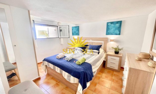 Alquiler a largo plazo - Villa / Semi separado - La Manga del Mar Menor - La Manga Del Mar Menor