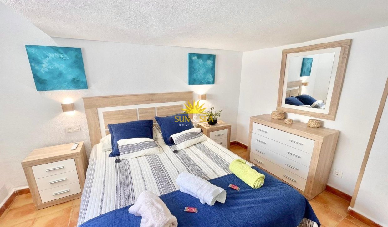 Alquiler a largo plazo - Villa / Semi separado - La Manga del Mar Menor - La Manga Del Mar Menor
