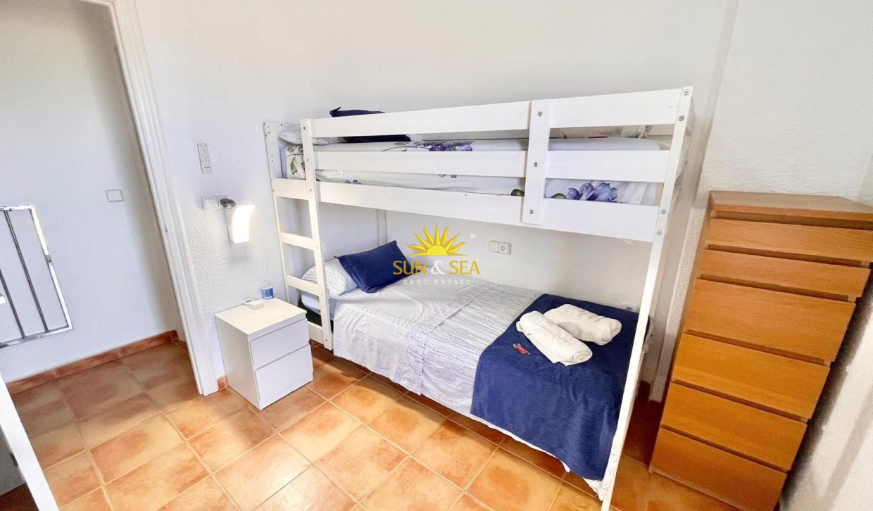 Alquiler a largo plazo - Villa / Semi separado - La Manga del Mar Menor - La Manga Del Mar Menor