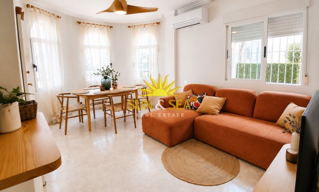 Location à long terme - Villa - Torrevieja - Aguas Nuevas
