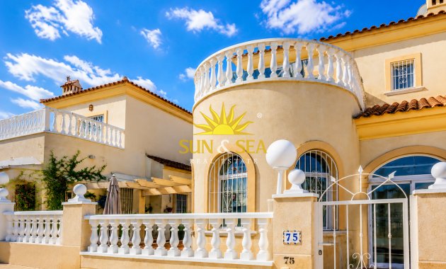 Location à long terme - Villa - Torrevieja - Aguas Nuevas