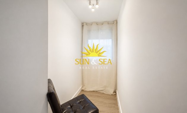 Resale - Apartment - Alicante - Playa San Juan