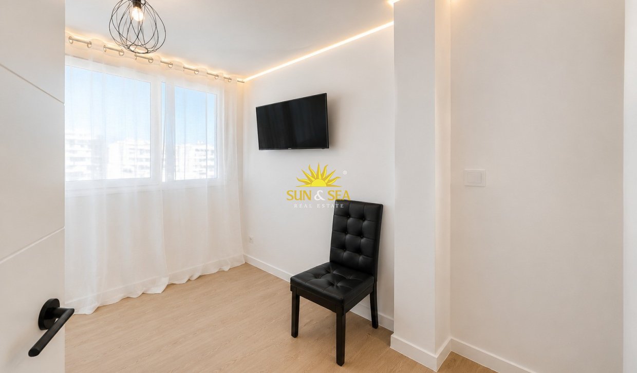 Resale - Apartment - Alicante - Playa San Juan