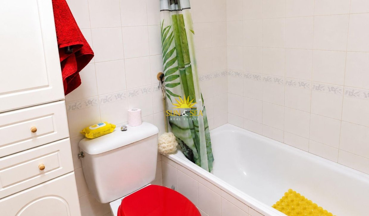 Wiederverkauf - Duplex - Torrevieja - Lago jardin