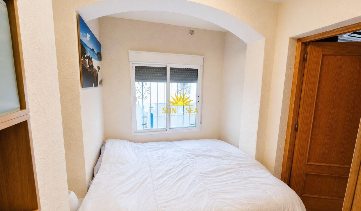 Wiederverkauf - low-bungalow - Torrevieja - Lago jardin