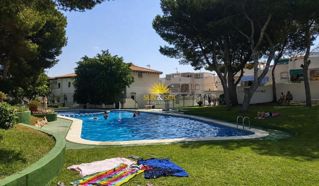 Wiederverkauf - low-bungalow - Torrevieja - Lago jardin
