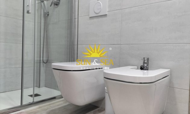 Wiederverkauf - Duplex - Torrevieja - 