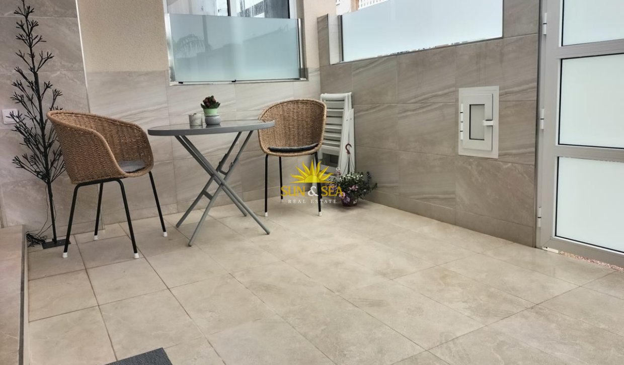 Wiederverkauf - Duplex - Torrevieja - 