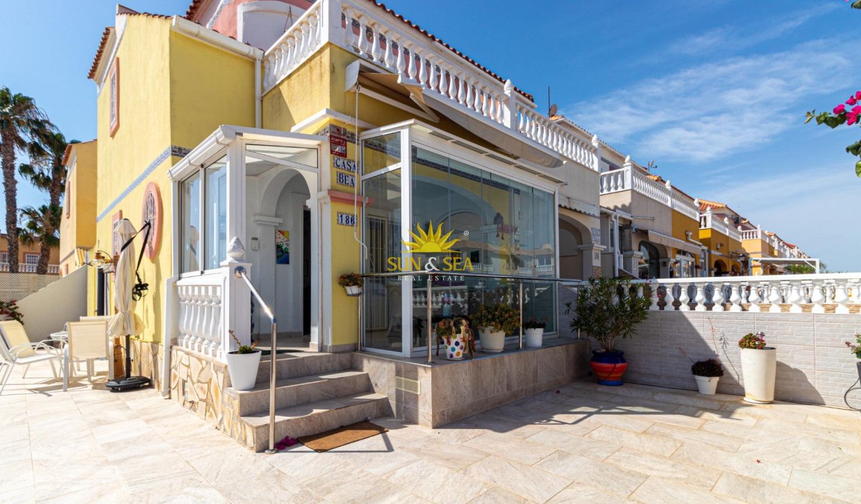 Wiederverkauf - Villa / Doppelhaushälfte - Orihuela Costa - La Regia