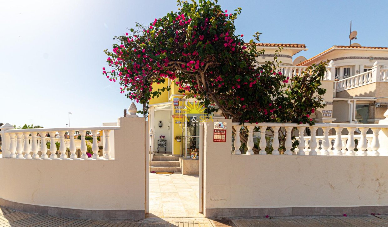 Wiederverkauf - Villa / Doppelhaushälfte - Orihuela Costa - La Regia