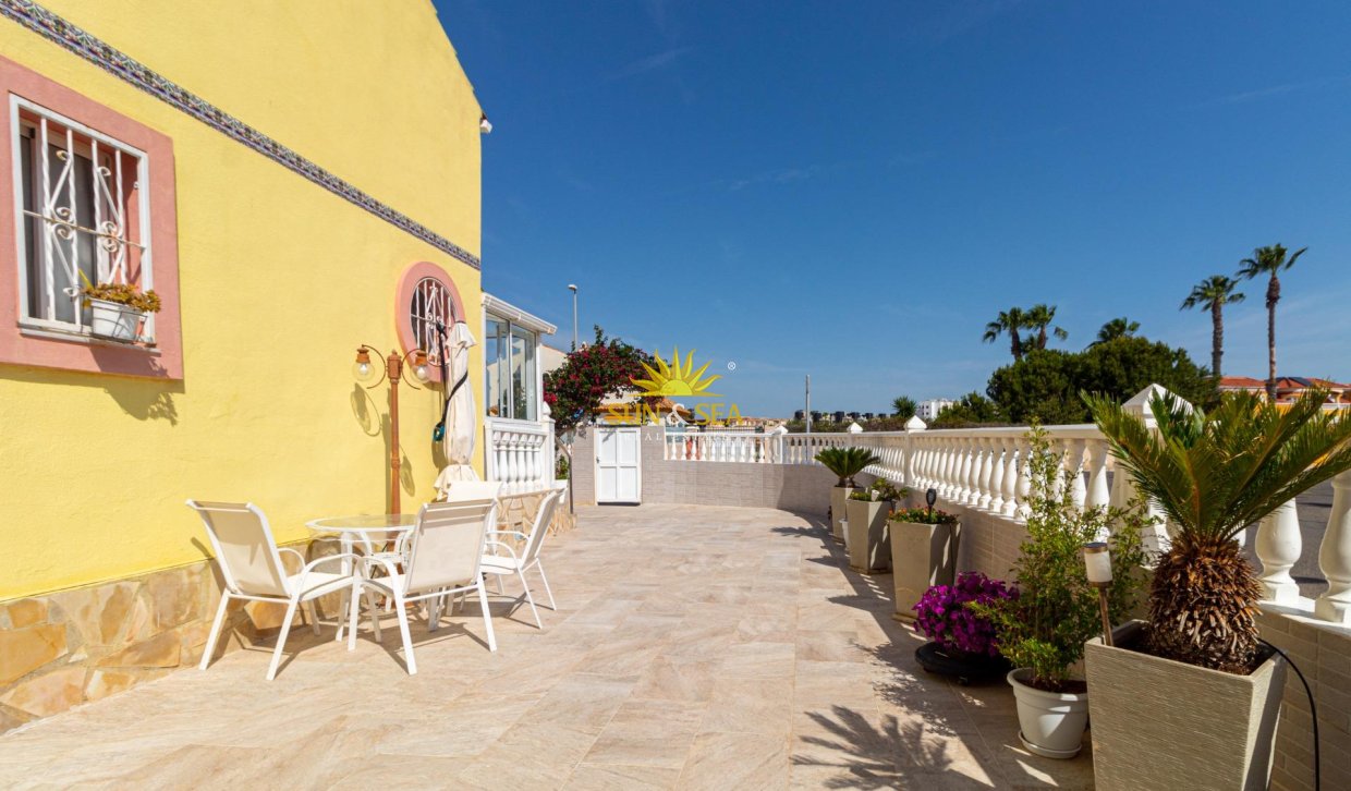 Wiederverkauf - Villa / Doppelhaushälfte - Orihuela Costa - La Regia