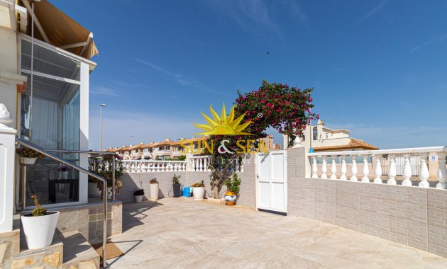 Wiederverkauf - Villa / Doppelhaushälfte - Orihuela Costa - La Regia