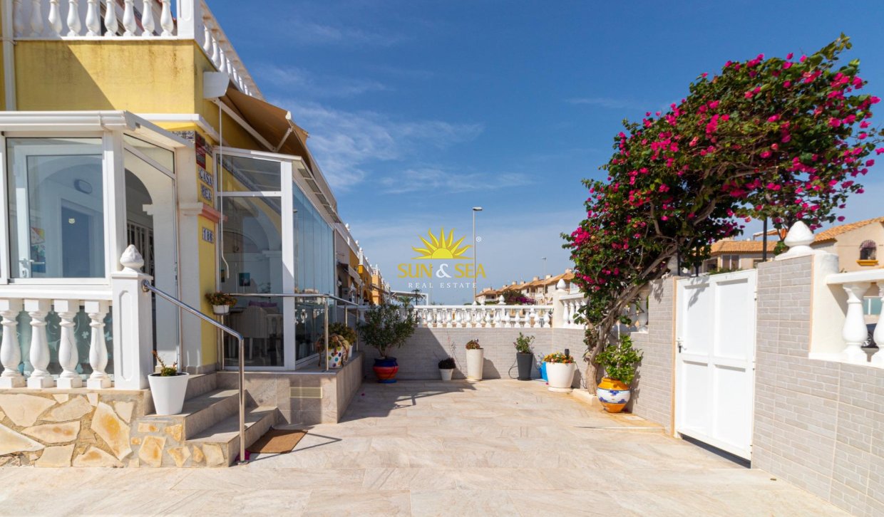 Wiederverkauf - Villa / Doppelhaushälfte - Orihuela Costa - La Regia