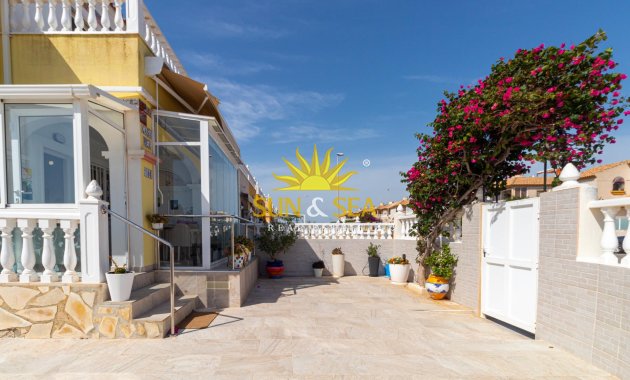 Wiederverkauf - Villa / Doppelhaushälfte - Orihuela Costa - La Regia