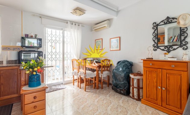 Wiederverkauf - Villa / Doppelhaushälfte - Orihuela Costa - La Regia