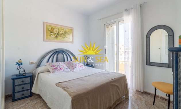 Wiederverkauf - Villa / Doppelhaushälfte - Orihuela Costa - La Regia