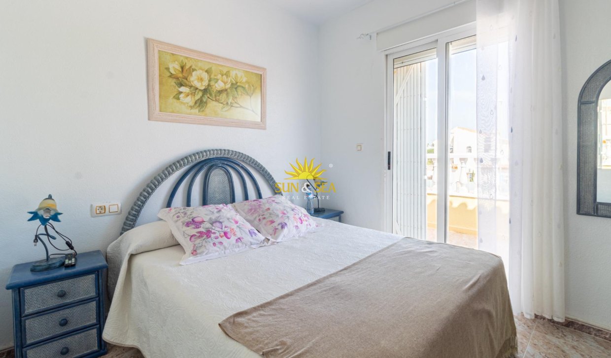 Wiederverkauf - Villa / Doppelhaushälfte - Orihuela Costa - La Regia