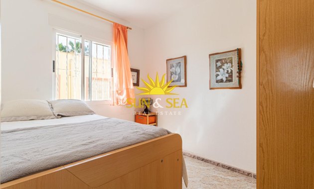 Wiederverkauf - Villa / Doppelhaushälfte - Orihuela Costa - La Regia