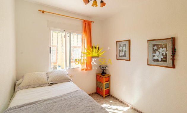 Wiederverkauf - Villa / Doppelhaushälfte - Orihuela Costa - La Regia