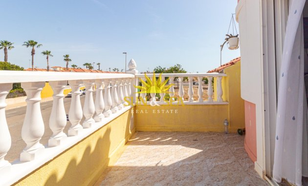 Wiederverkauf - Villa / Doppelhaushälfte - Orihuela Costa - La Regia