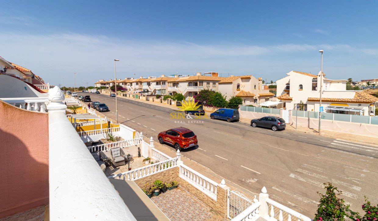 Wiederverkauf - Villa / Doppelhaushälfte - Orihuela Costa - La Regia